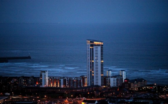 VIEW GALLERY Meridian Quay