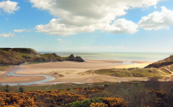 A view of Three Cliffs Bay on